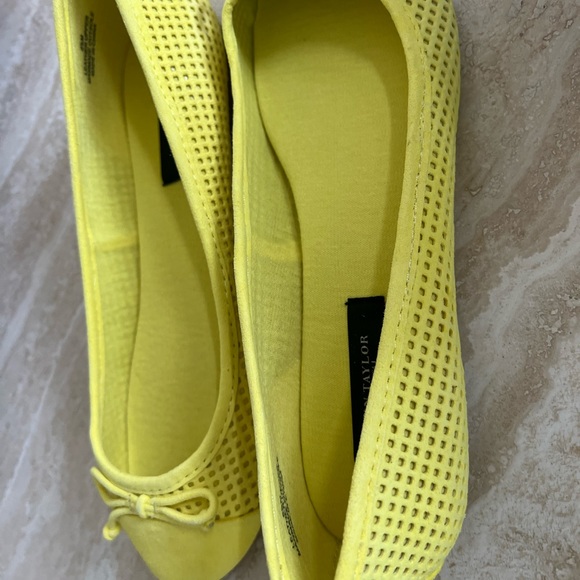 Ann Taylor Yellow Suede Ballet Flat with Bow
Size: 6.5 . New in box, never open - Picture 14 of 17